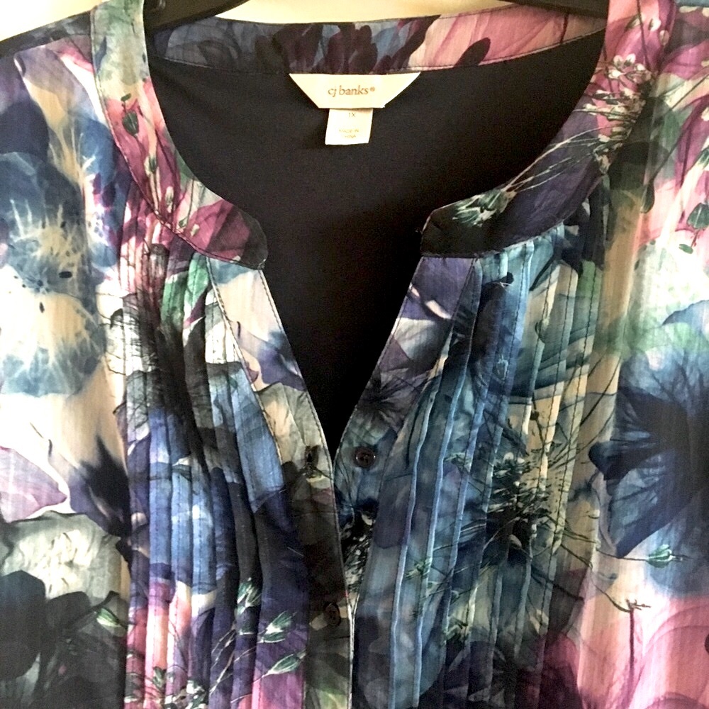 CJ Banks Dressy Ladies 1X Floral Top Lined Pleated Bodice And Sheer Long Sleeves